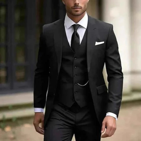 Men's Three-Piece Wedding Suit with Waistcoat and Tailored Fit
